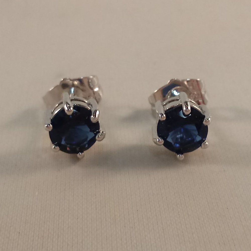 925 Silver 6mm Navy Blue Diamond Zircon Solitaire Stud Earrings Gorgeous Gift